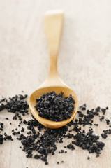 Cuillérée de sel noir