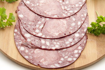 Zungenrotwurst mit Petersilie