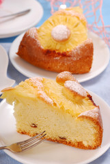 pineapple cake with raisins
