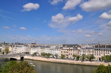 Obraz premium Les quais de Seine à Paris, France