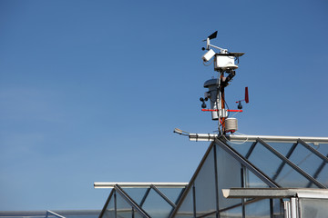 Small hitech meteo station with anemometers