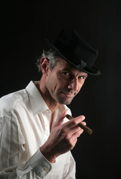homme cigare