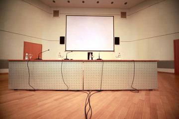 Registration of afloor, walls and table with microphones