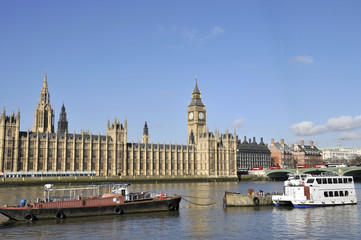 Fototapeta na wymiar River Thames and Houses of Parliament, London