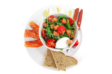 green salad in white bowl