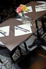 Restaurant bistrot terrasse table couvert repas cuisine