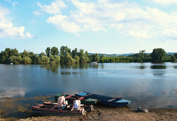 Fototapeta na wymiar At the lake