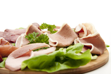 Wurst auf Holzteller