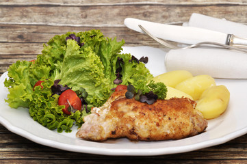 Cordon bleu mit Beilagen