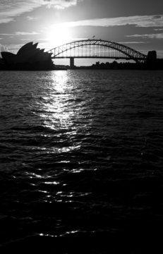 Fototapeta Opera house and bridge silouette portrait