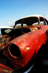 Obraz na płótnie Canvas Stary opuszczony samochód