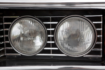 Forward headlight of the car