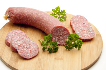 Knoblauchsalami geschnitten