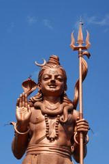 Grand statue de shiva à Grand Bassin