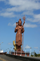 Grande statue de shiva à Grand Bassin
