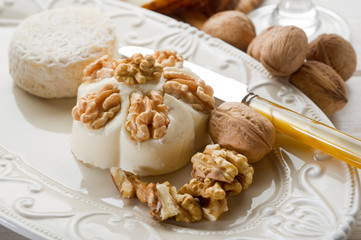 nuts cheese-formaggio alle noci