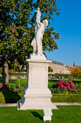 Sculpture "Cassandre se met sous la protection de Pallas" in the
