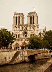 Fototapeta na wymiar Notre Dame de Paris, Paryż, Francja
