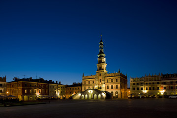 Fototapeta na wymiar Town Hall at night, Main Square (Rynek Wielki), Zamosc, Poland