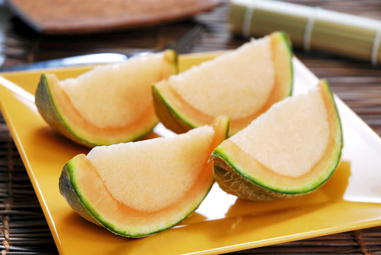 Gelatinas en forma de rebanada de mel&oacute;n