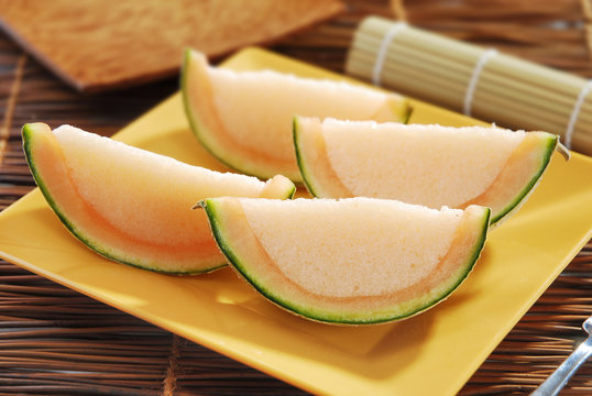 Gelatinas en forma de rebanada de mel&oacute;n