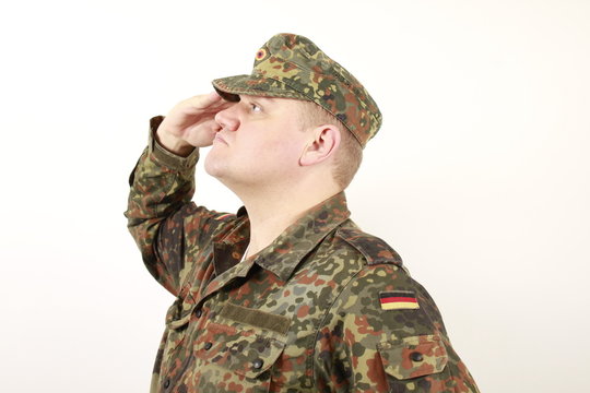 Die Hand zum Flaggengru&szlig;