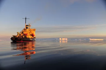 Rolgordijnen Icebreaker © Silver