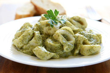 Pesto Tortellini