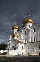 Fototapeta na wymiar dome orthodox christian church