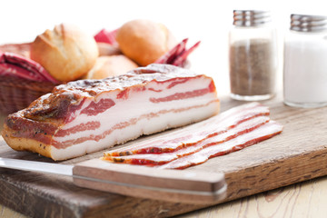 slices smoked bacon