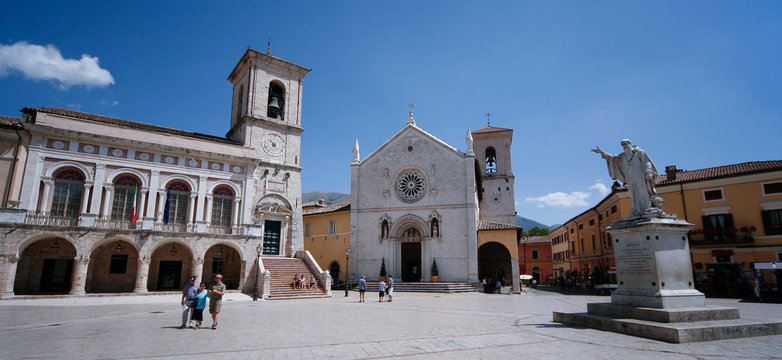 Norcia-Piazza San Benedetto