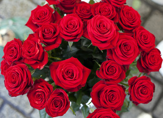 Bukiet czerwonych róż w kwiaciarni
