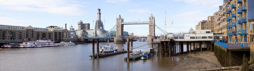 Fototapeta na wymiar Tower Bridge and River Thames Panoramic