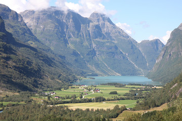 Vallée et fjord en Norvège