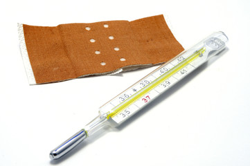 fieberthemometer und Pflaster