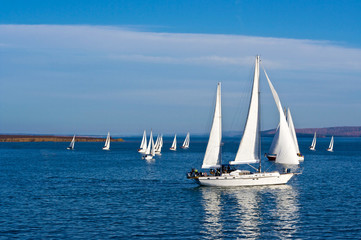 Fototapeta premium White yachts in the lake