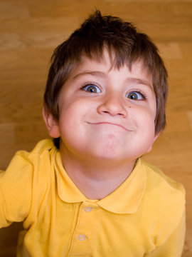 bambino smorfia
