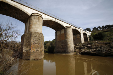 Ponte rio Debege