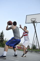 Obraz premium streetball game at early morning