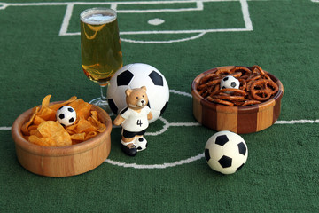 Fussball Bier und Chips
