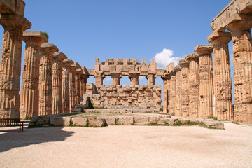 Fototapeta premium Intérieur du temple de Selinunte