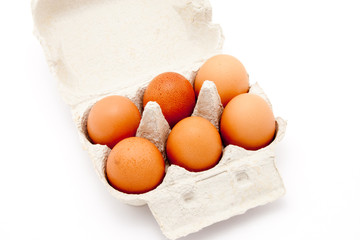 Hühnereier im Eierkarton