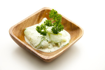 Gurkensalat mit Petersilie