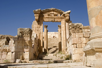 Fototapeta na wymiar Świątynia Artemidy, Jerash, Jordania