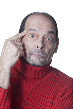 homme &acirc;g&eacute; grands yeux idiot