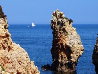 Samotny jacht © petroos