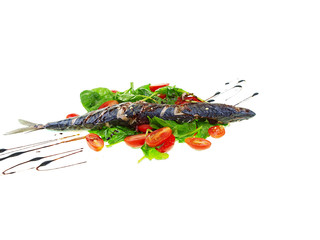 mackerel with salad and vinaigrette dressing