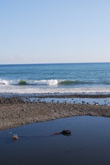 il mare d'inverno il giorno dopo la mareggiata