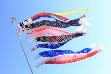 風に泳ぐ鯉のぼり