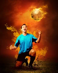 Fotobehang Voetballer in vlammen op het buitenveld © Andrii IURLOV